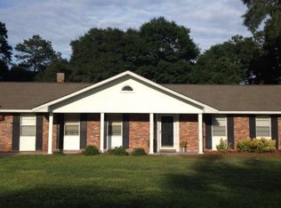 141 Chewalla Cir, Eufaula, AL 36027