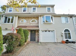 42 Caswell Ln, Staten Island, NY