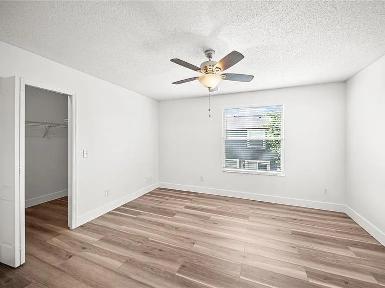 12649 Somerset Oaks St — Photo 26
