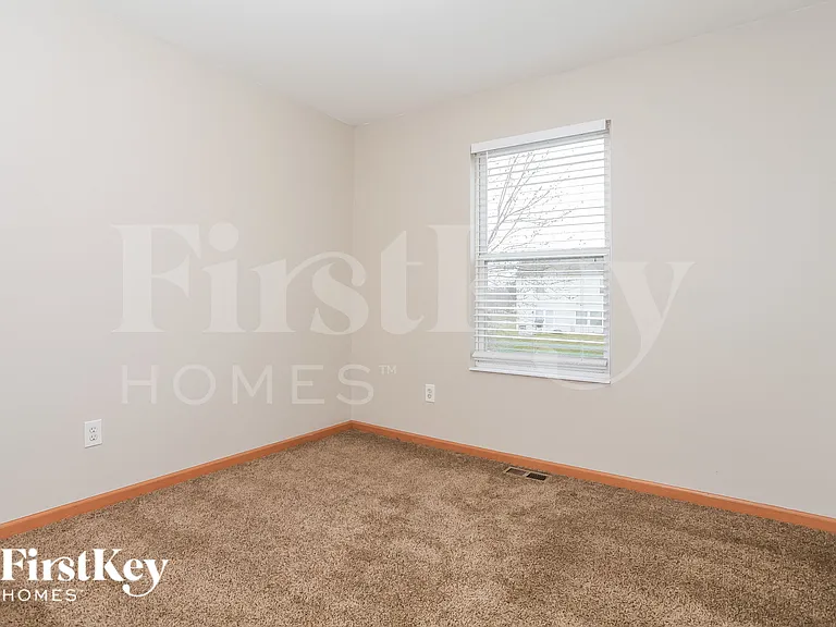 330 Heftner Cir — Photo 12