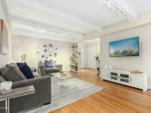 2nd image of 230 E 50th St APT 1A