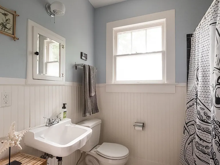 6611 Grover Ave — Photo 5
