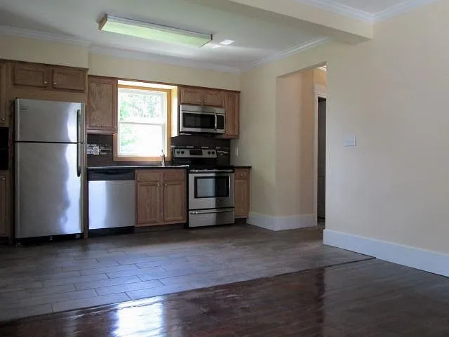 7 Lee St — Photo 3