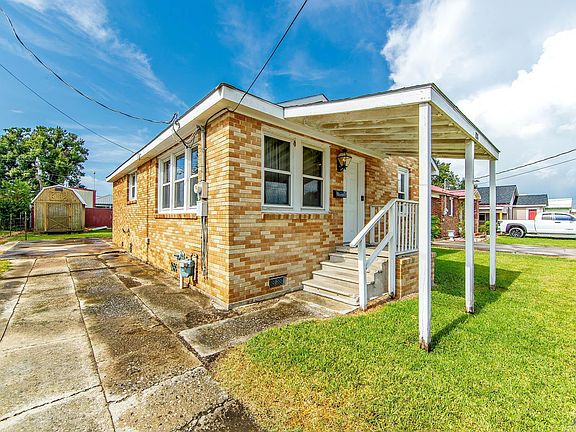 5th image of 108 Camelia St