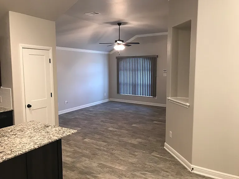5600 Settlers Ct #B — Photo 9