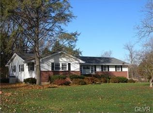 3452 Oxford Cir S, Allentown, PA 18104