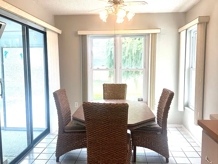 2211 Gold Oak Ln — Photo 11