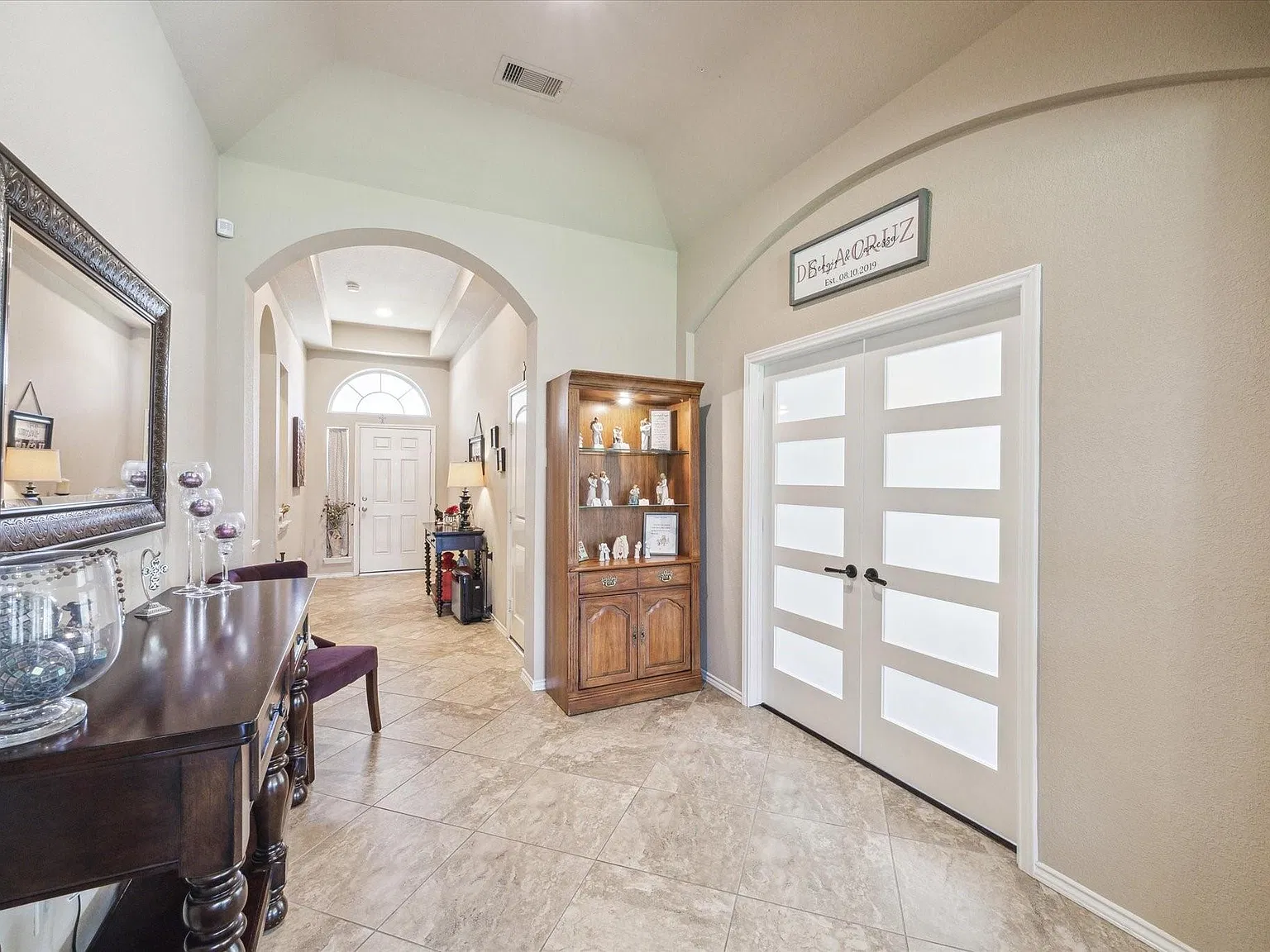 3 bed, 2.0 bath, 2115 sqft, $2,800 — Photo 4
