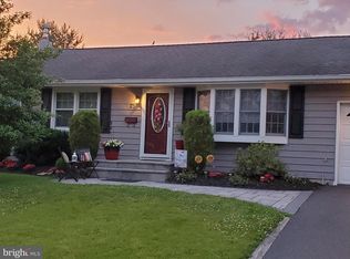 25 Shell Flower Ln, Hamilton, NJ 08690