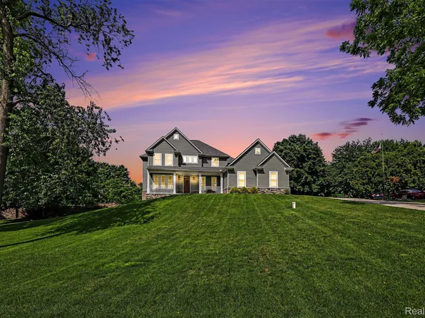 1660 Winthrop Rd, Bloomfield Hills, MI 48302
