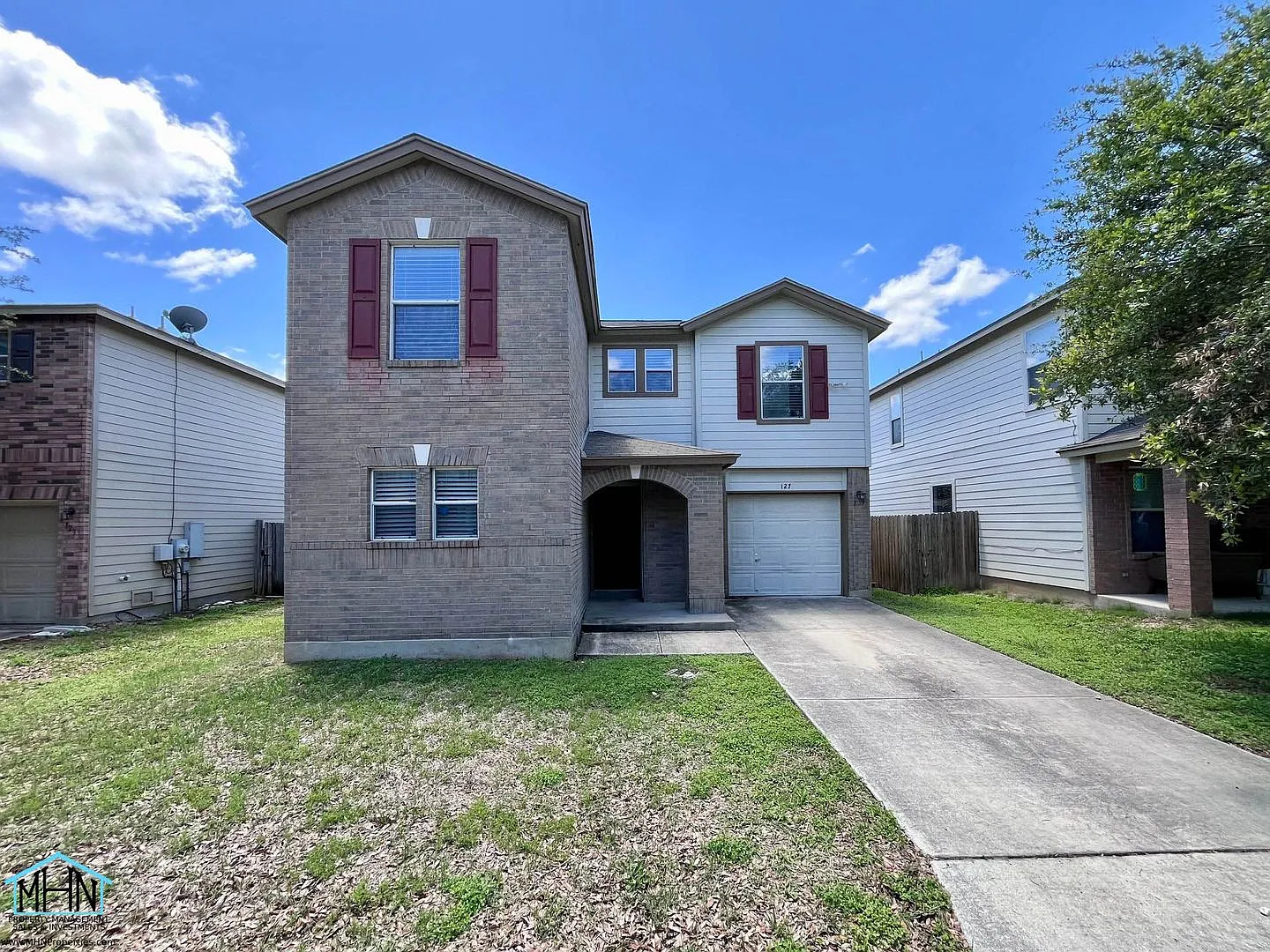 Charming 2 Storey 3-Bedroom, 2.5-Bath Home Conveniently Located Near Randolph Afb & Sammc! — Photo 2