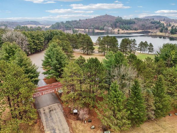 S1210 Remington Drive, La Valle, WI 53941