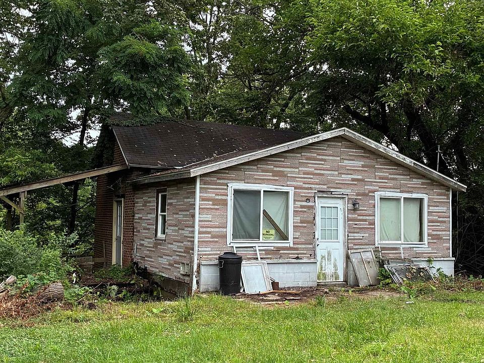 2nd image of 902 Ridge St