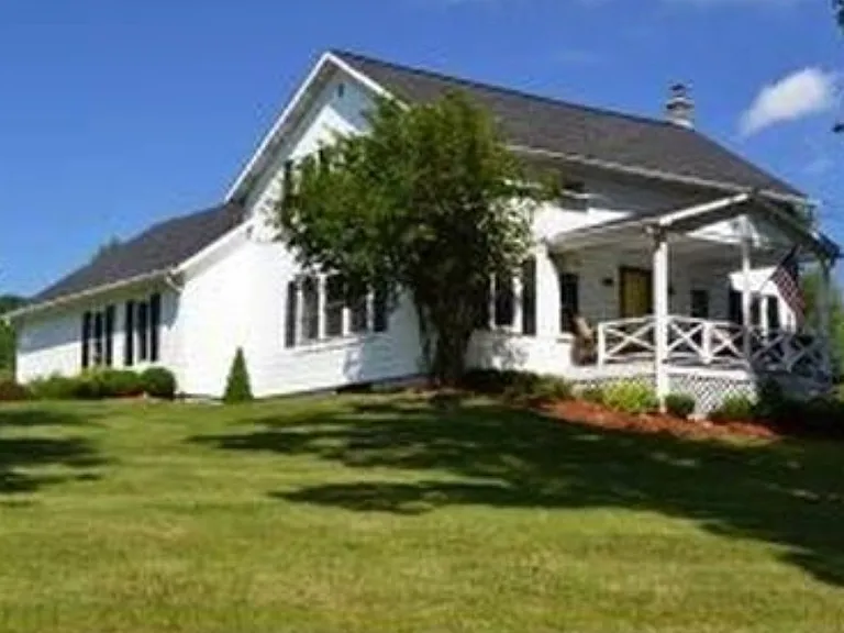 2432 Glenwood Rd — Photo 4