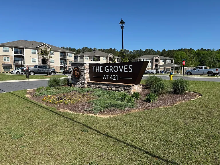 170 Grove Cir #103 — Photo 29