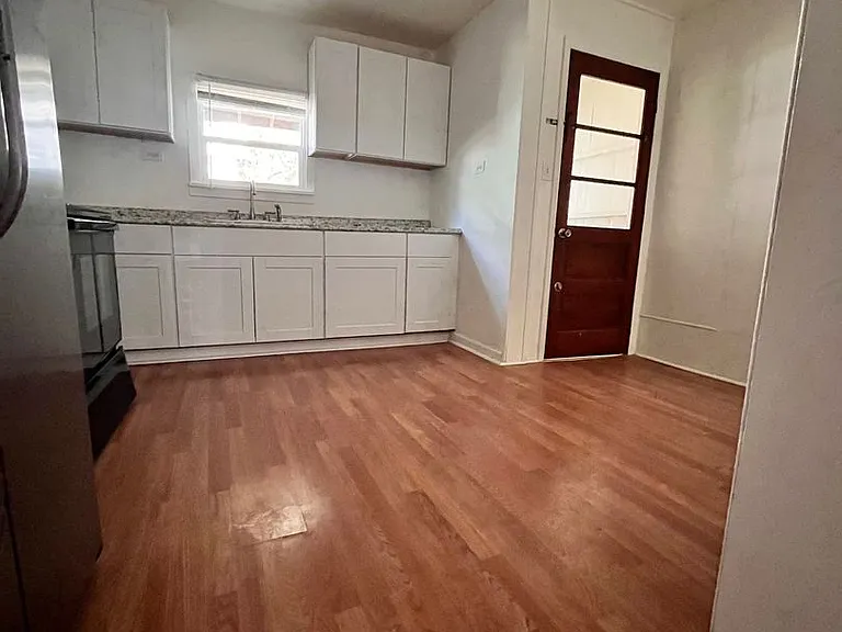504 Laurel St — Photo 6