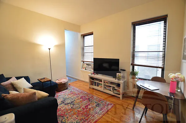 Rented by City Stop Realty | media 6