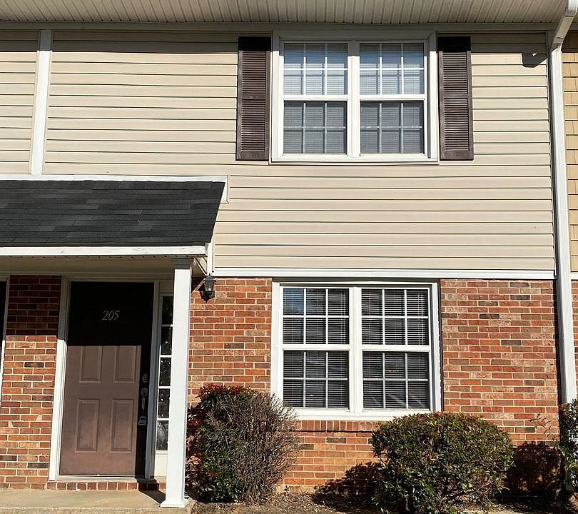 1st image of 205 Emerald Park Ct