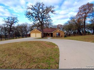 233 Deer Ridge Dr, La Vernia, TX 78121