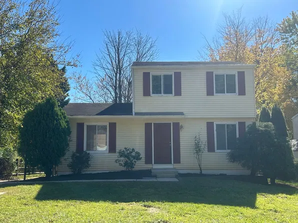 18315 Quondal Ct, Gaithersburg, MD 20877