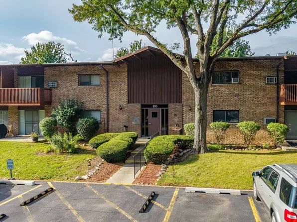 200 Willow Ln APT C219, Willow Springs, IL 60480