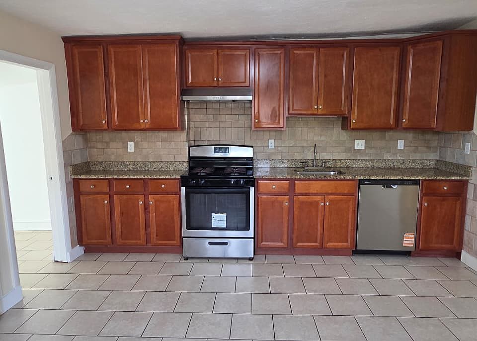 1st image of 26 Highland Ave #2