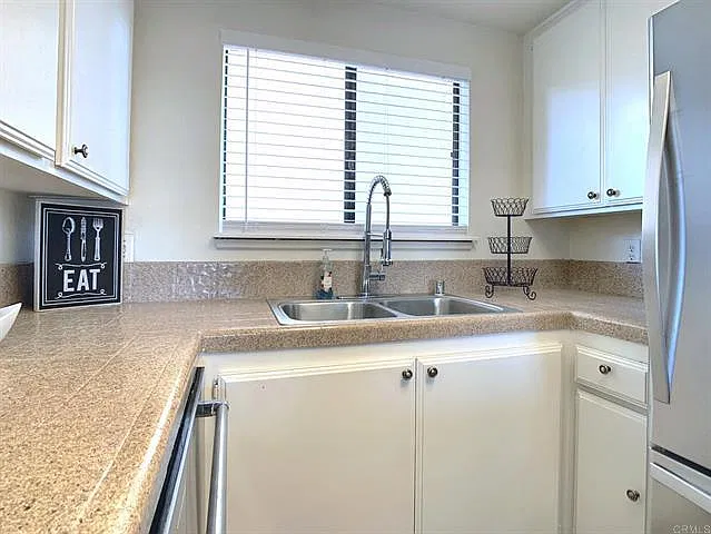 2 bed, 1228 sqft, $2,450 — Photo 3