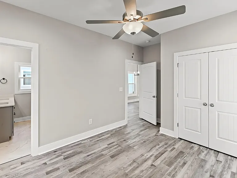 1107 Simmons St — Photo 22
