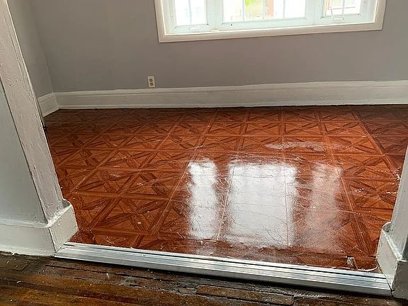 4th image of 381 Leslie St #6C