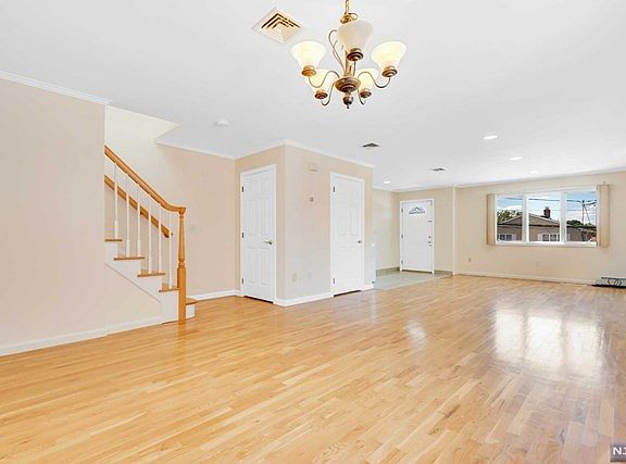 3rd image of 710 Grove Ave #A