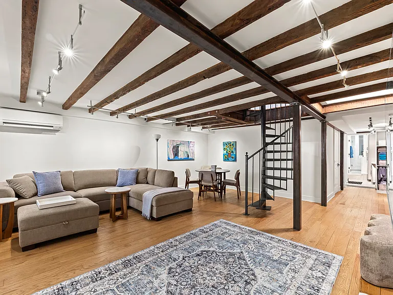 197 W Houston St #Townhouse 1 — Photo 1