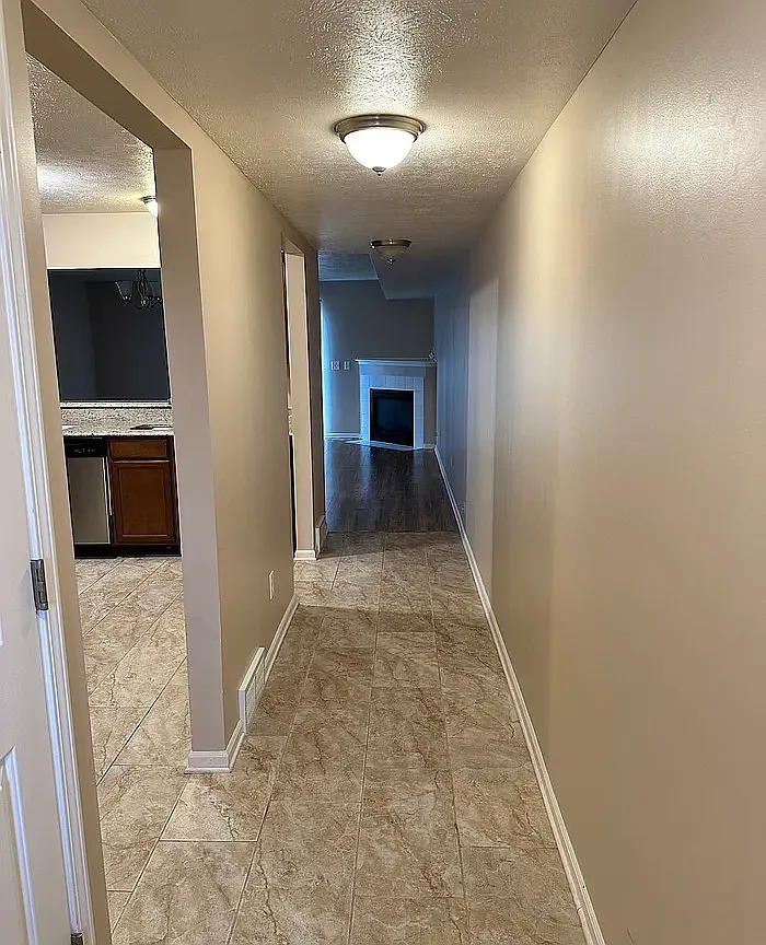 3 bed, 2.5 bath, 1660 sqft, $2,299 — Photo 4