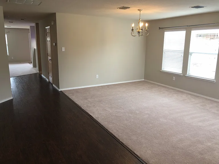 8115 York Beach Pl — Photo 2