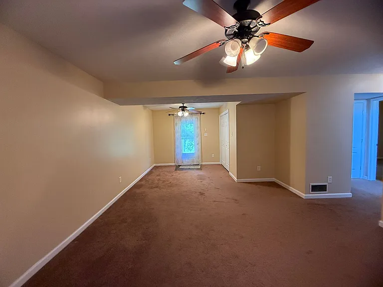 108 Judd Ct — Photo 7