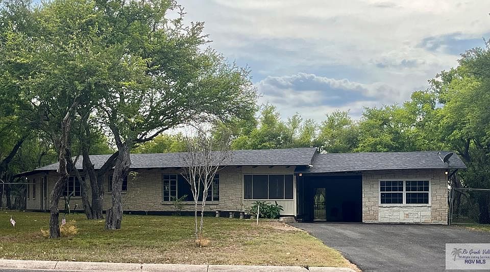 1st image of 1609 N Sam Houston Dr