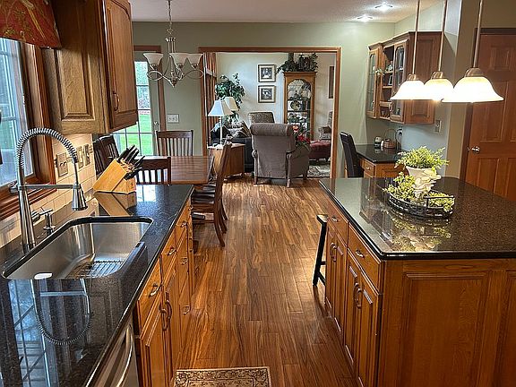 4th image of 3129 Saddlebrook Dr