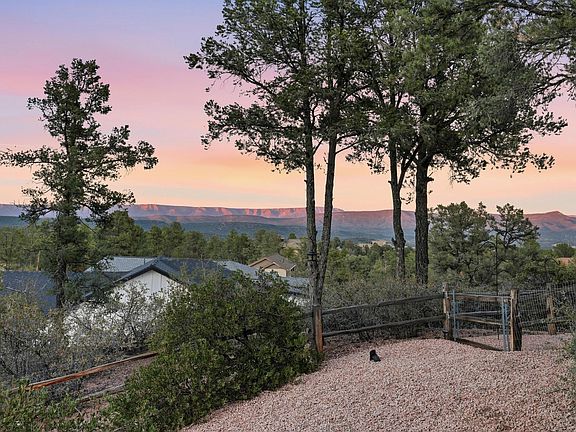 5th image of 2010 E Rainbow Trl