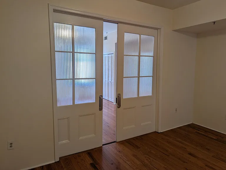 219 Montgomery St #3 — Photo 8