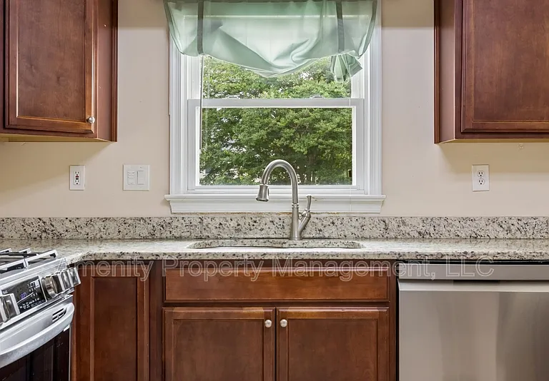 1012 Austenwood Ct — Photo 13