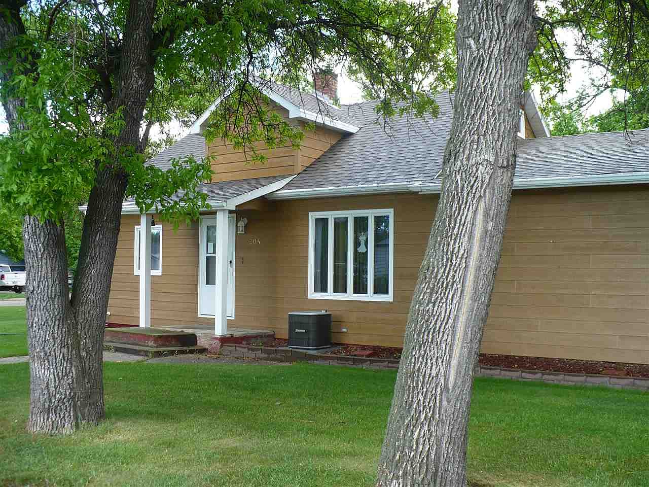 204 2nd Ave NW, Mohall, ND 58761 Zillow