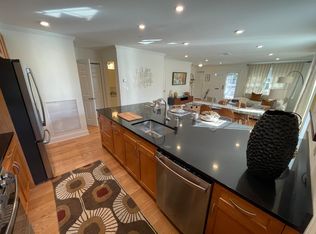 201 Paine Ct, Chestnut Hill, MA 02467