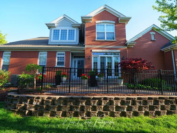 29 Lakebreeze Ct, Lake Zurich, IL 60047