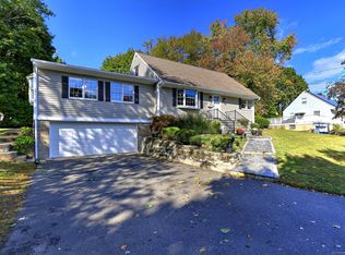 320 Islandview Rd, Stratford, CT 06614