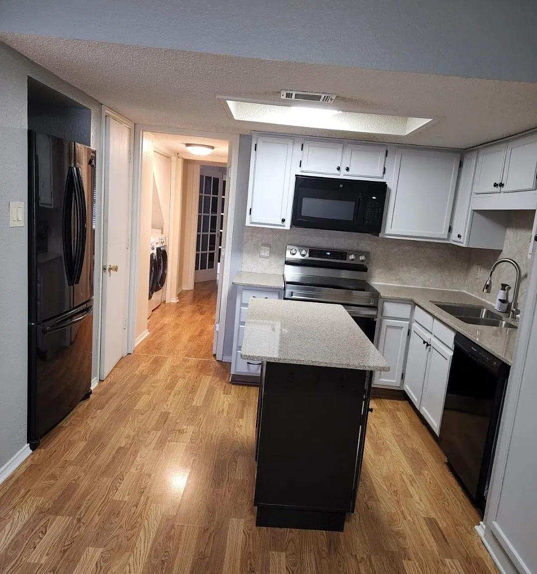2708 London Ct — Photo 4