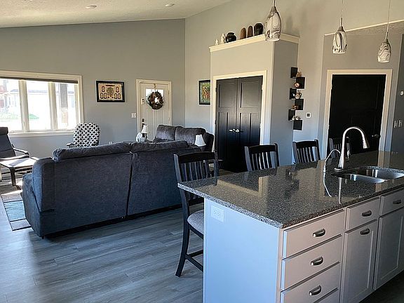 5th image of 710 Serenity Dr