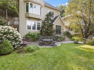 813 Kenwood Pkwy, Minneapolis, MN 55403