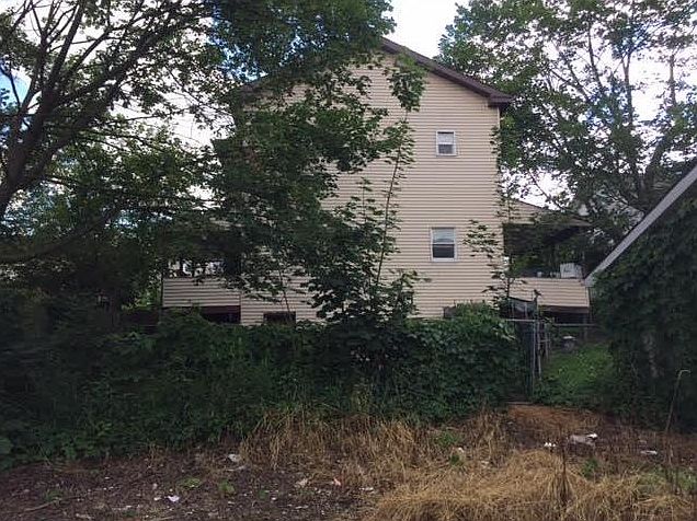 2nd image of 120-122 Market St