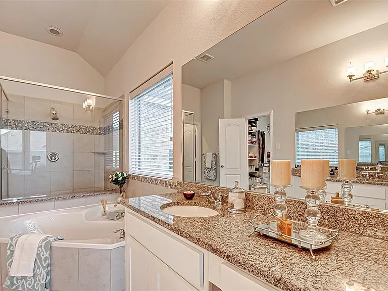23811 Via Viale Dr — Photo 24