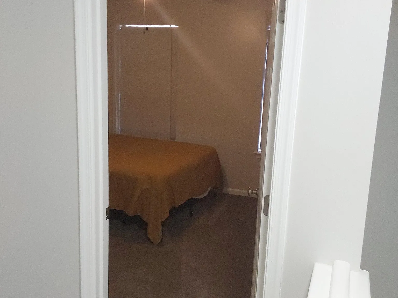4 bed, 2.5 bath, 2038 sqft, $949 — Photo 3