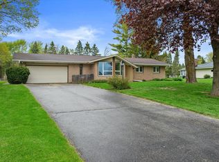 3182 Kettle Moraine PARKWAY, Hubertus, WI 53033